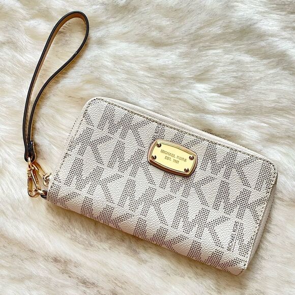 Authentic Michael Kors Jet Set Signature Logo Vanilla Cream Zip Wallet Wristlet - Picture 1 of 9